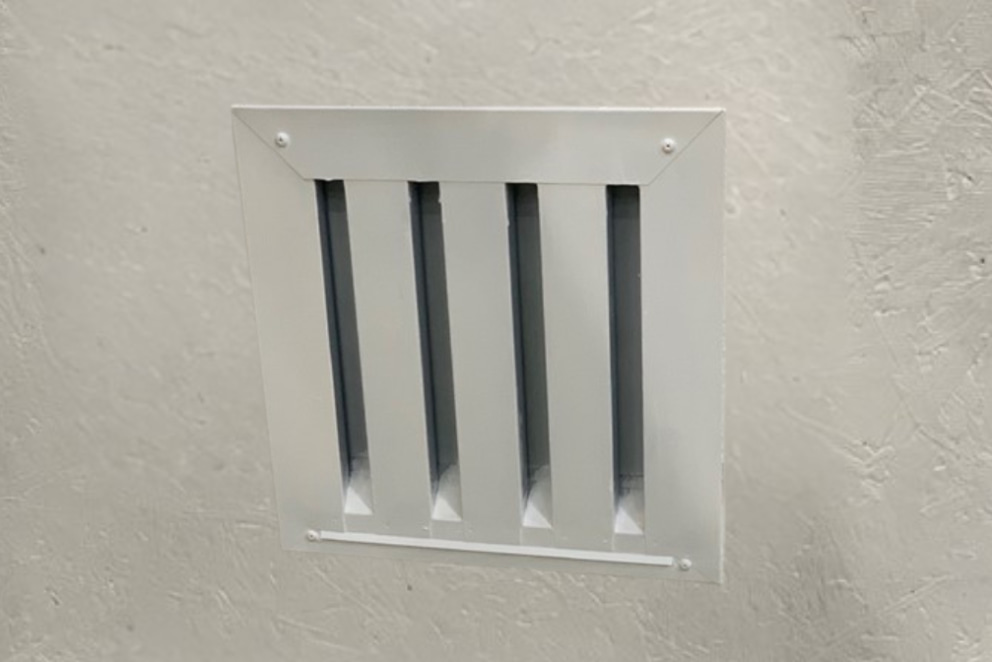 Vents without wire mesh covers